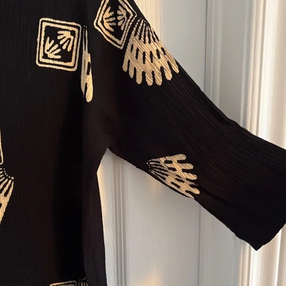 Boho Asymmetrical Top-Medium - Picture 4 of 10